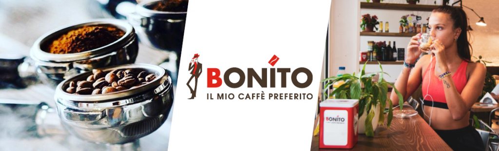 Banner Bonito caffè con immagine di chicchi e persona che beve.
