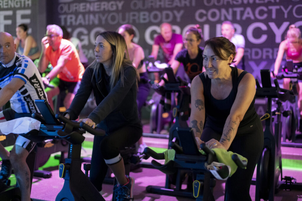 Ego cycling donna sorridente